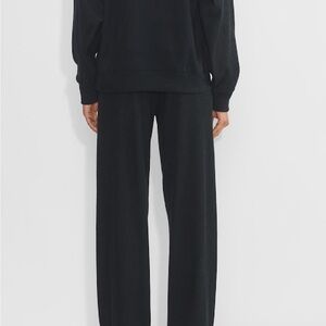 Aritzia Ribbed Lounge Set - pants and sweatshirt